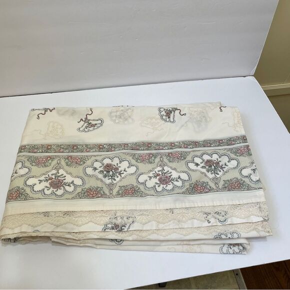 VINTAGE LOUIS NICHOLE FLAT SHEET AND 3 PILLOWCASES - Picture 2 of 11